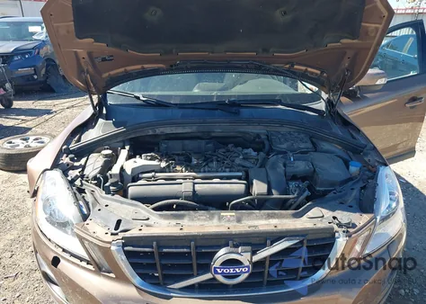 2010 Volvo Xc60 3.2 z USA, uszkodzony, nr VIN YV4982DL6A2077717